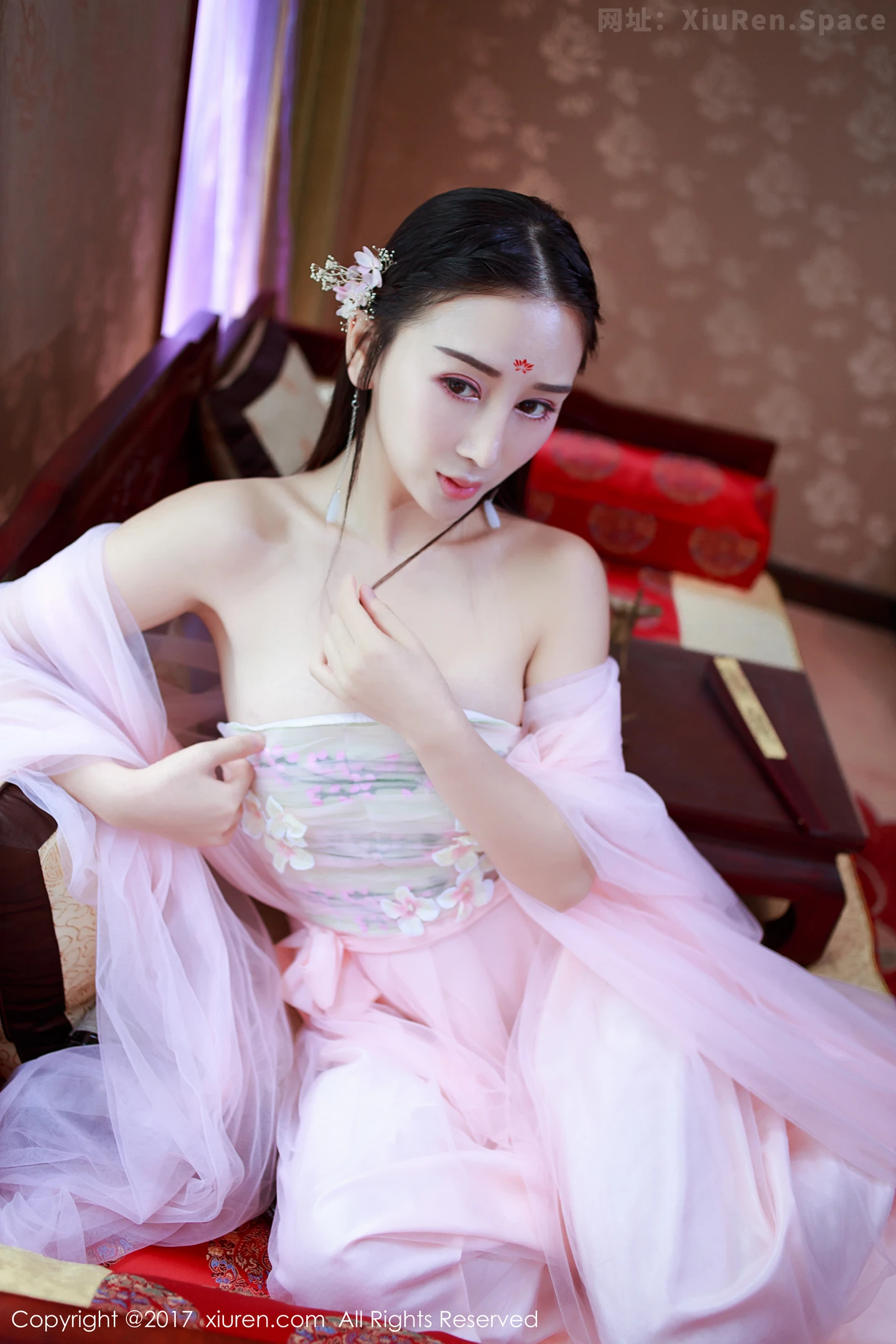 图片[3]-[XiuRen秀人网]VOL.804 嫩模邹晶晶古典装粉色薄纱裙半脱血滴子遮点豪乳诱惑写真57P-秀人网官方网站